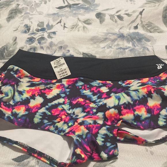NWT VS pink swim shorts - Picture 4 of 8